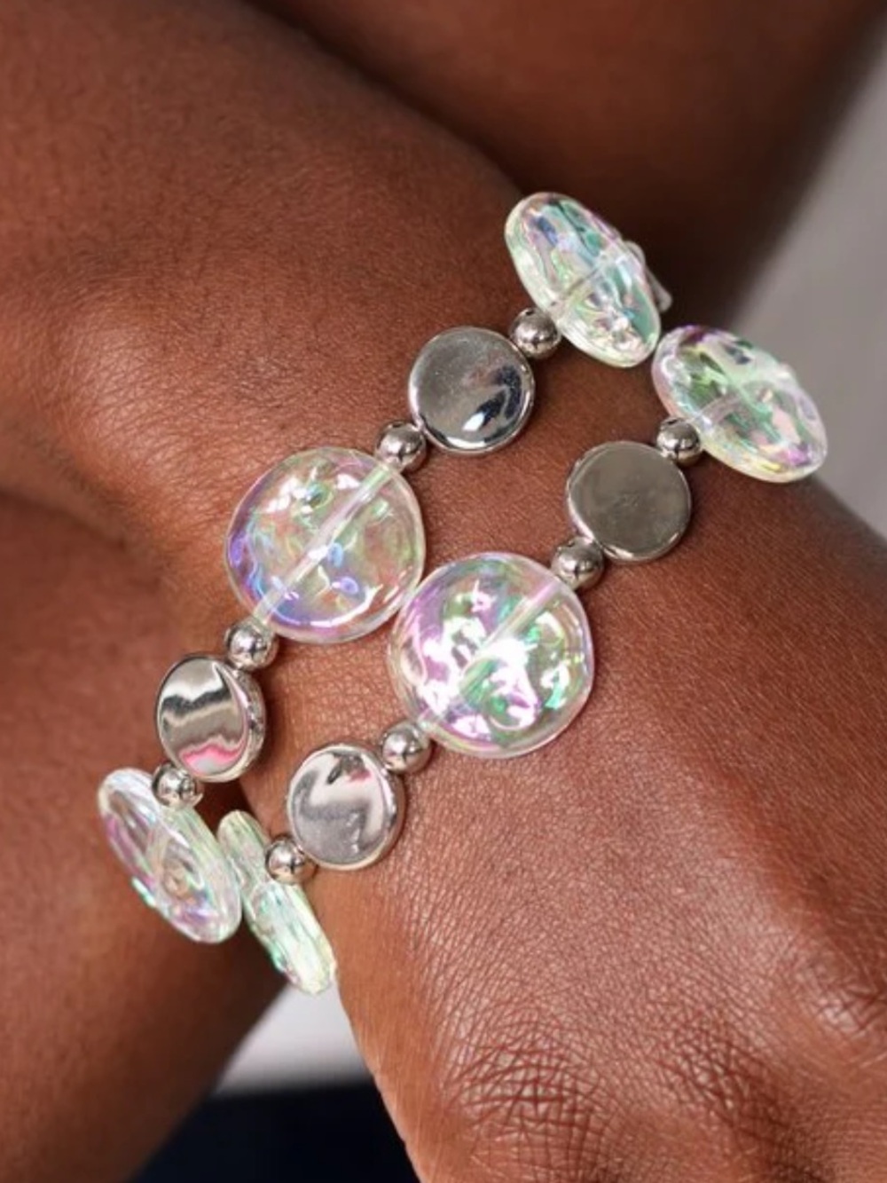 ⚪️💎⚪️ “DISCUS THROW” WHITE IRIDESCENT STRETCH BRACELET ~ PAPARAZZI❗️ ⚪️💎⚪️ - Picture 3 of 5